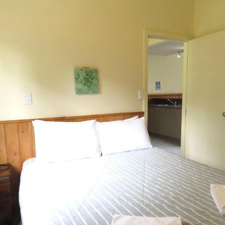 Mystery Creek Motel Rukuhia Bagian luar foto