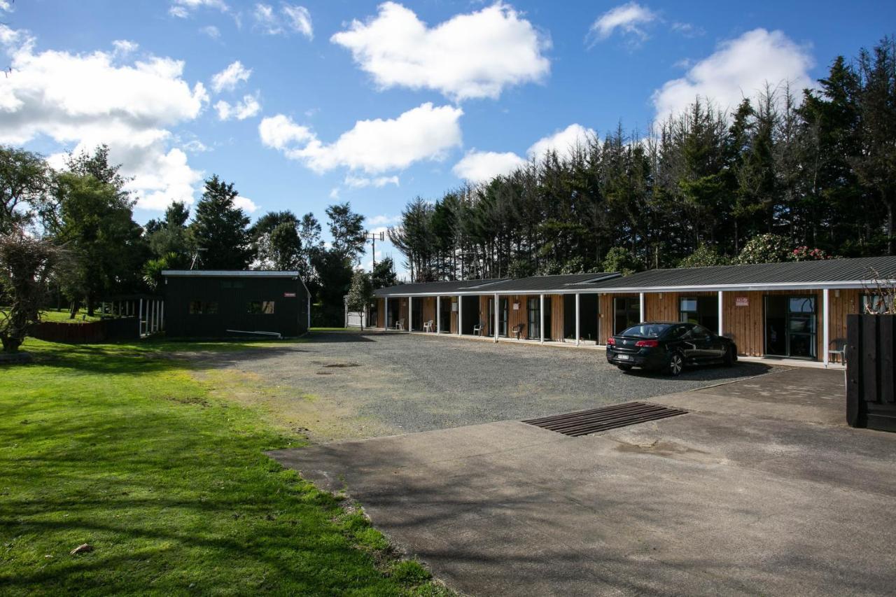 Mystery Creek Motel Rukuhia Bagian luar foto